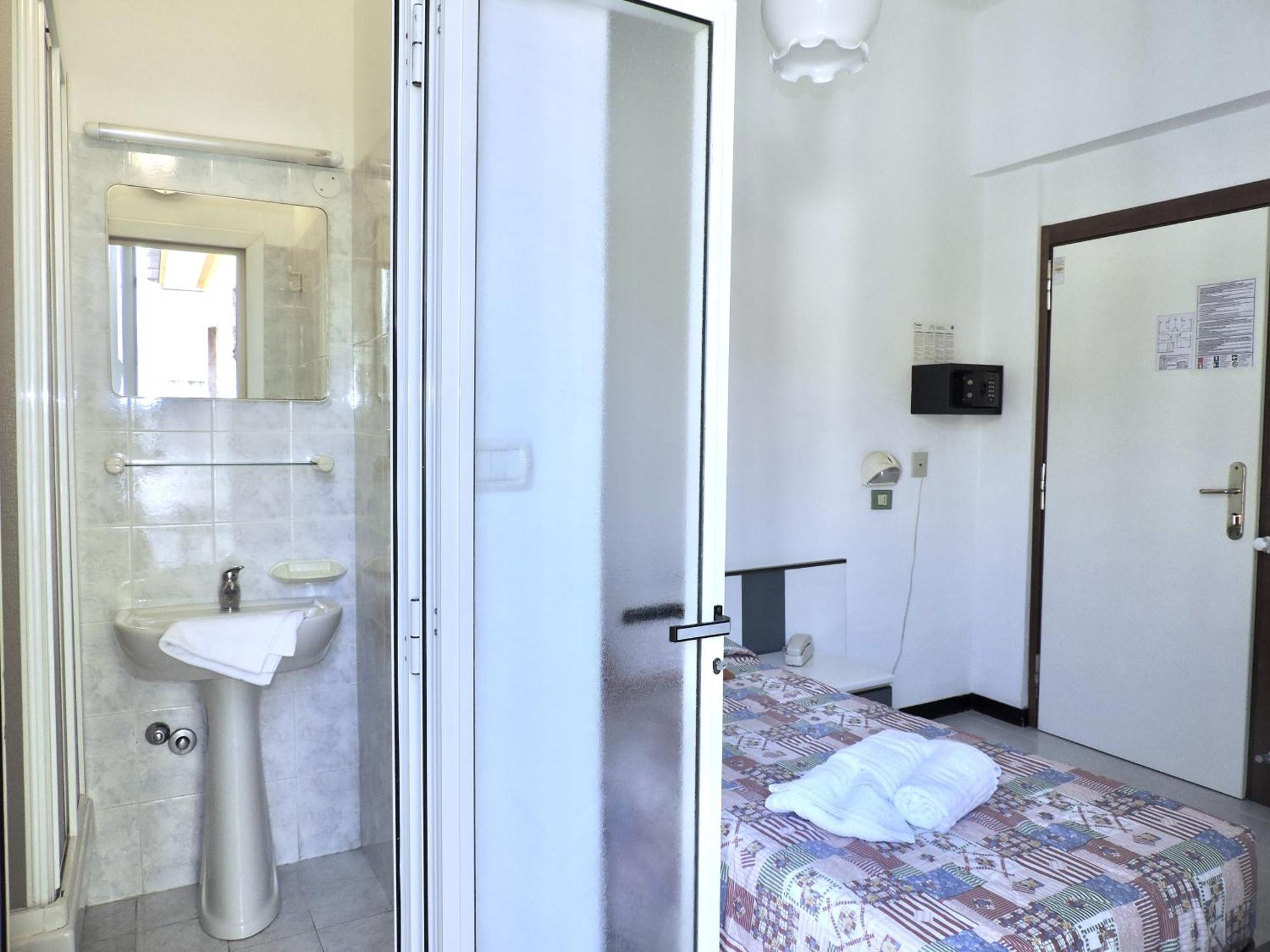 Hotel Villa Chiara فينالي ليغوري المظهر الخارجي الصورة